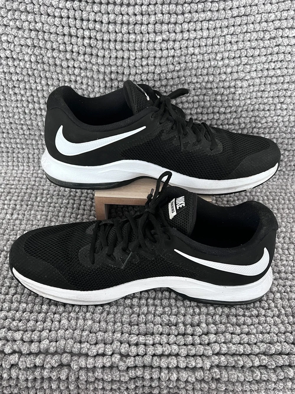 Nike Air Max Alpha Men's Athletic Training Shoe •  10.5